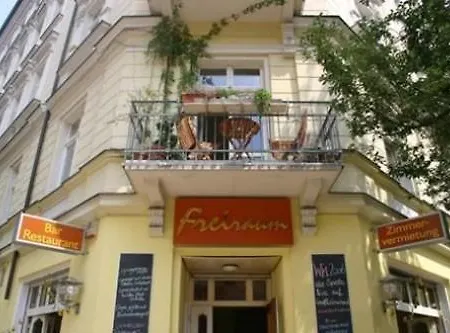 Freiraum Pensión 3*